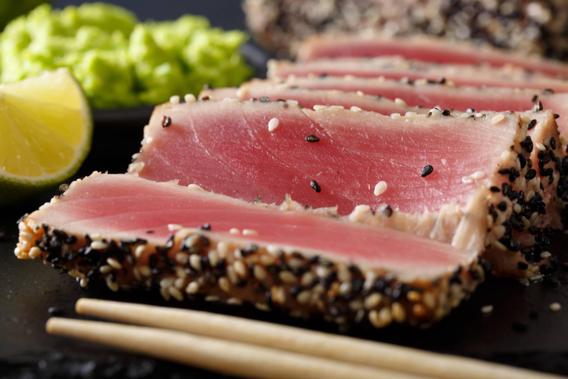 Whole30 Sesame Crusted Tuna Steak