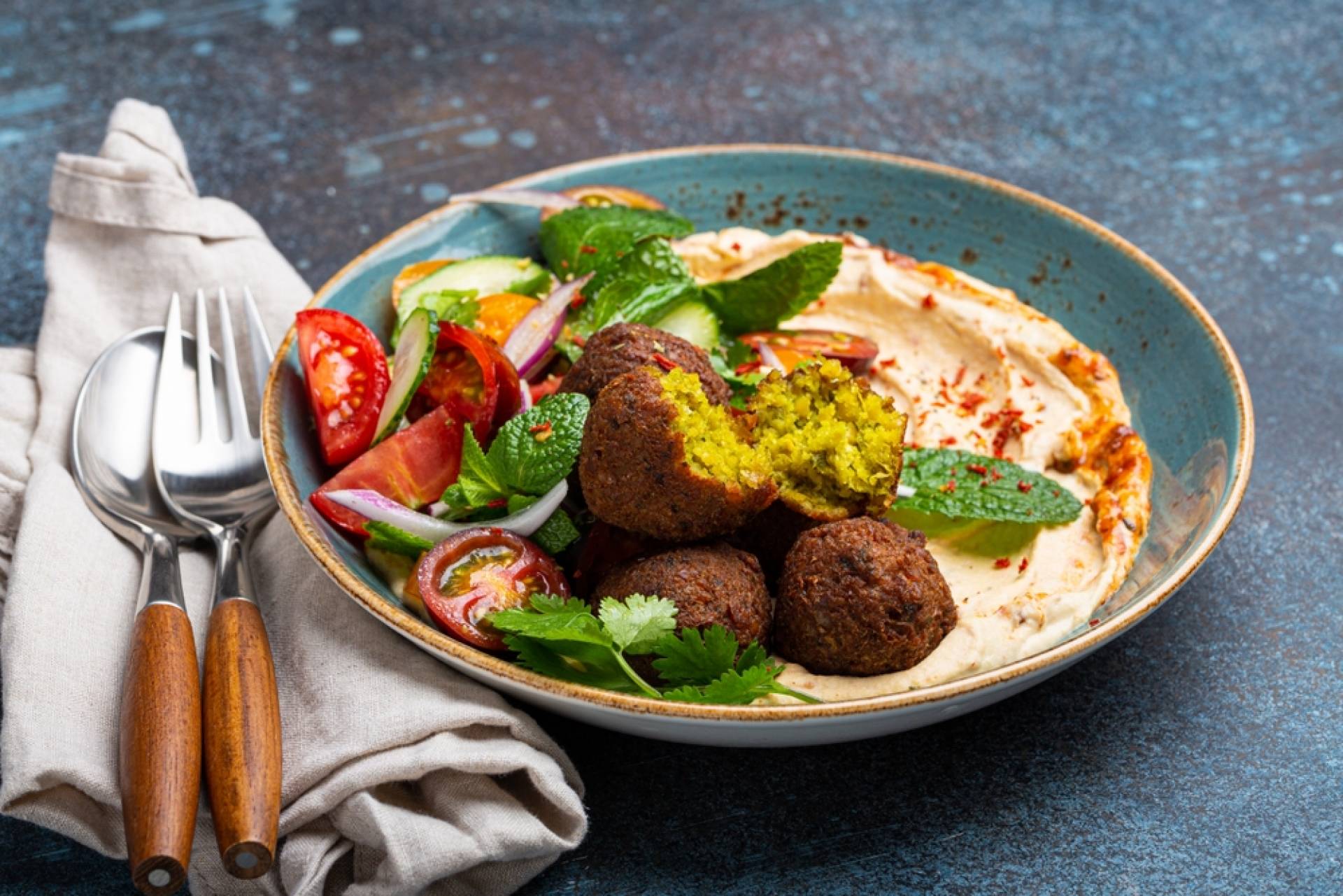 Falafel with Red Pepper Hummus & Pita