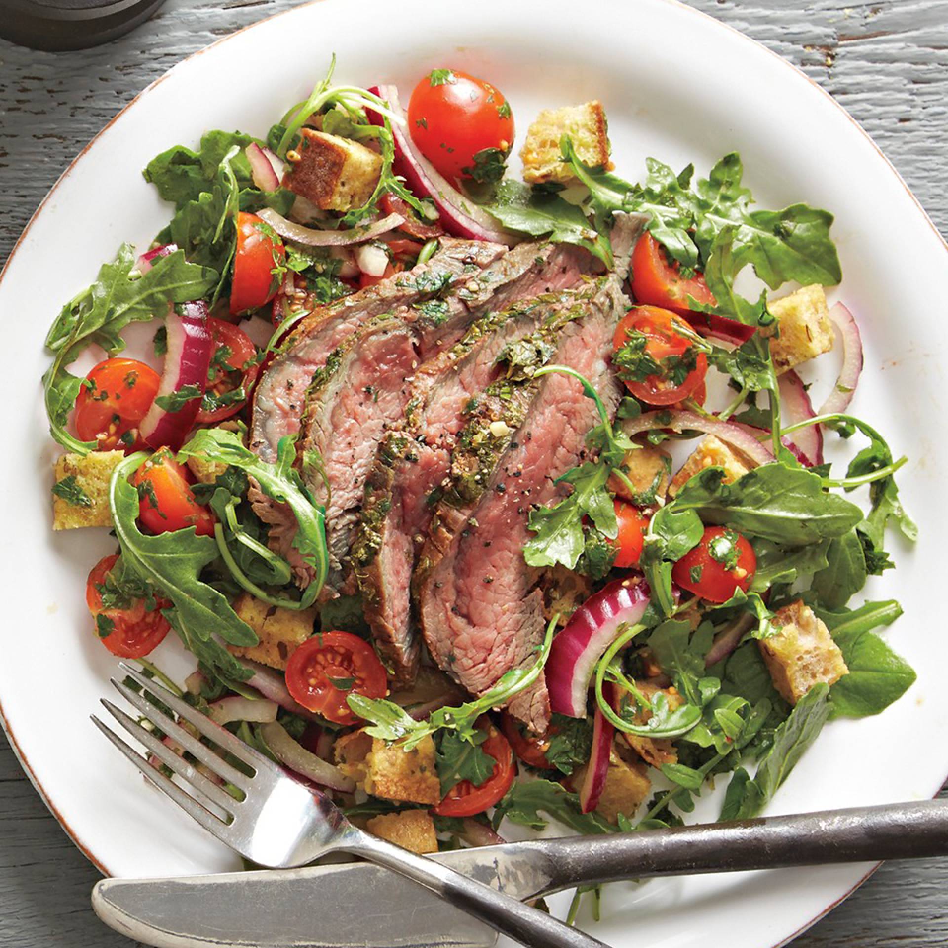 Whole30 Grilled Steak and Tomato Salad