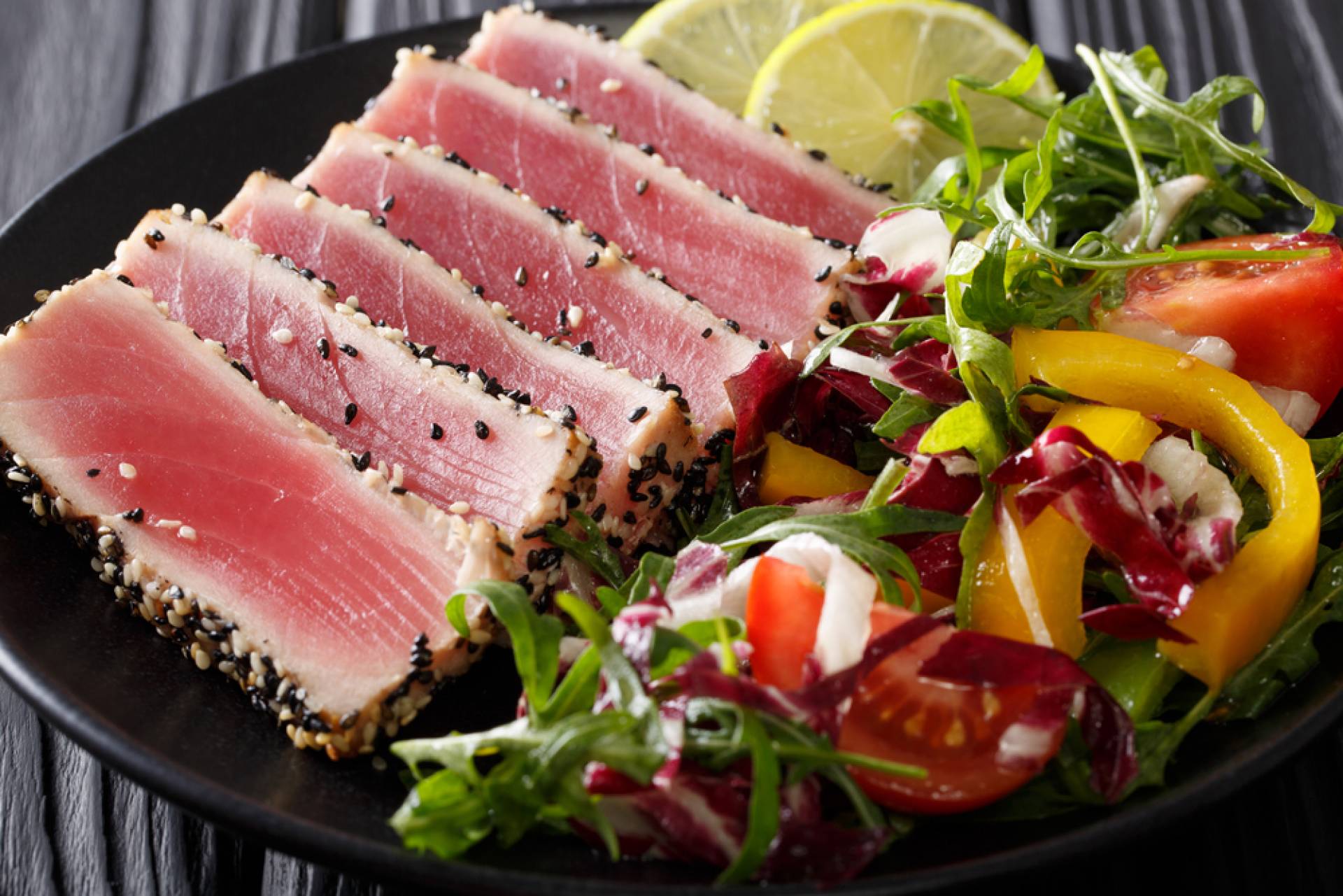 Whole30 Seared Tuna Salad